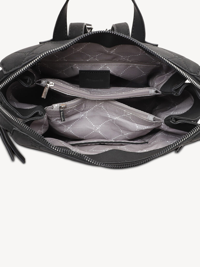 Binnenzijde van zwarte gewatteerde leren rugzak met organiser vakken