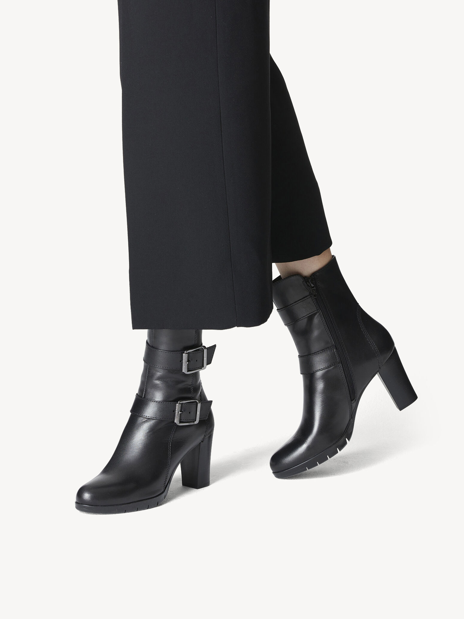 leather bootie tamaris