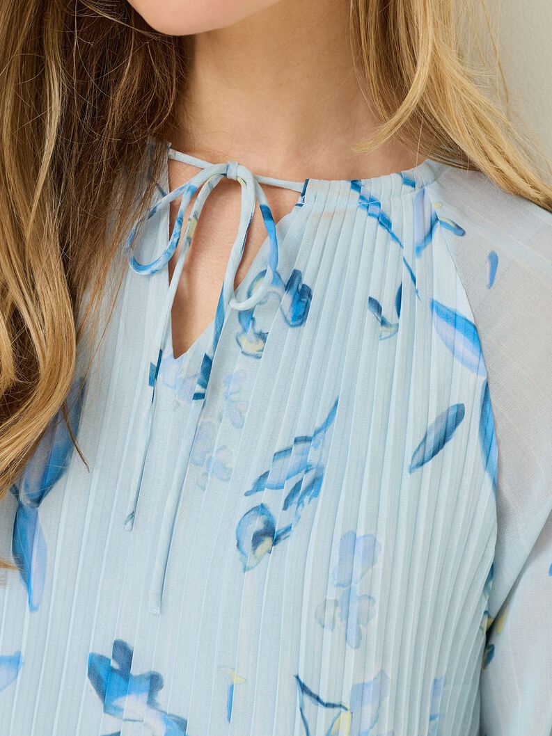 &Phi;&omicron;&rho;έ&mu;&alpha;&tau;&alpha; - &mu;&pi;&lambda;&epsilon;, Plein Air Flower AOP, hi-res