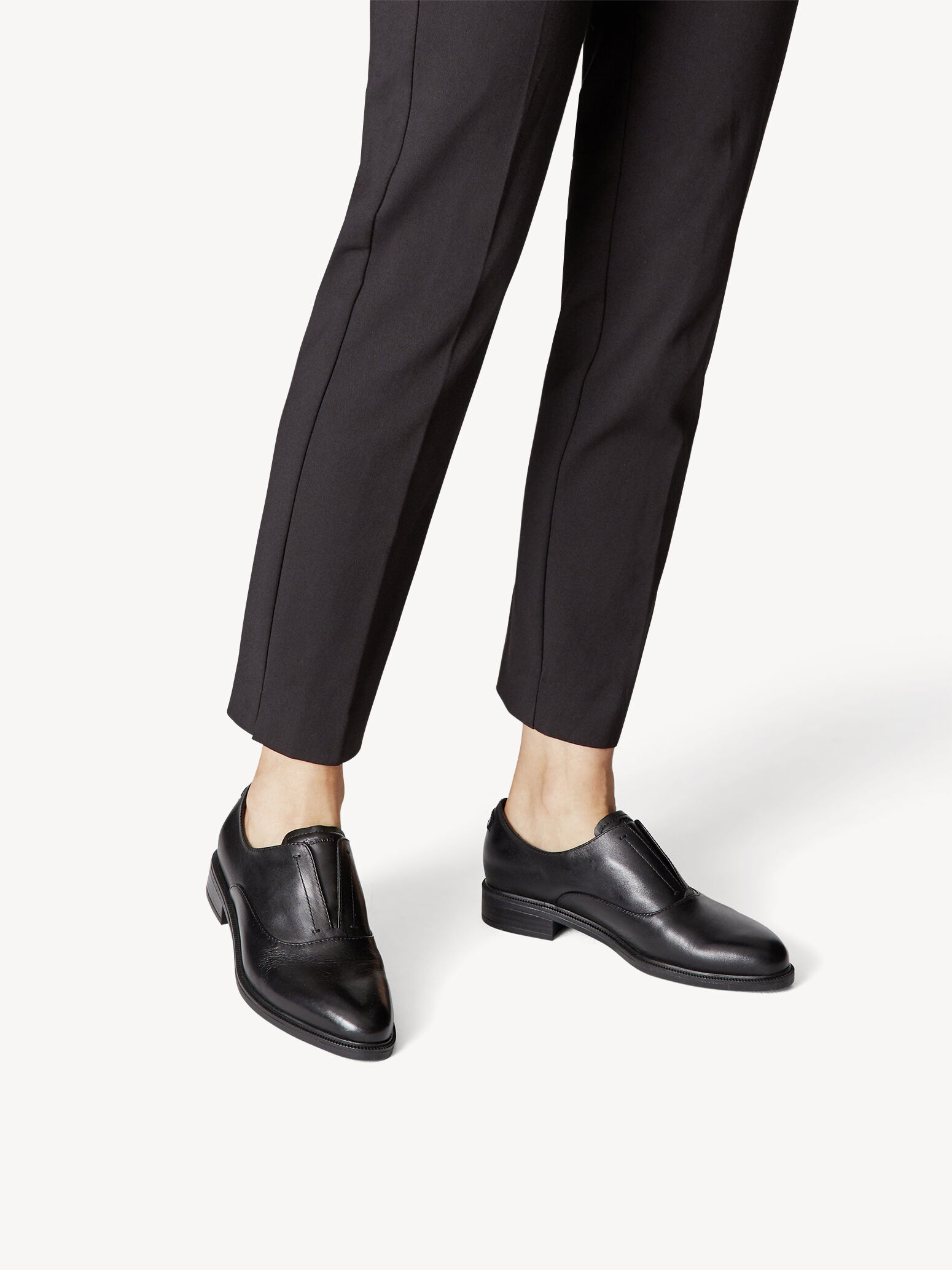 Leren Instappers 1-1-24201-27: Tamaris Lage schoenen online kopen!