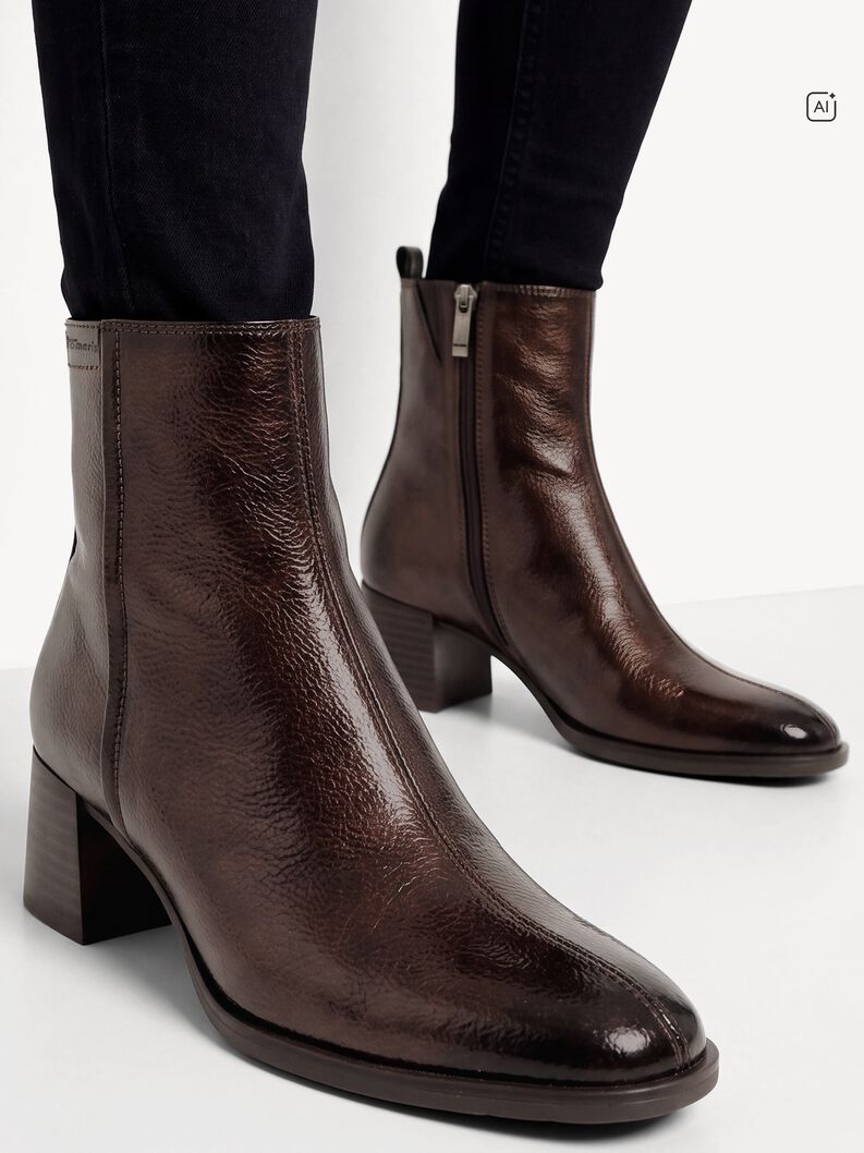 &Mu;&pi;&omicron;&tau;ά&kappa;&iota;&alpha; - &kappa;&alpha;&phi;έ, BROWN PATENT, hi-res