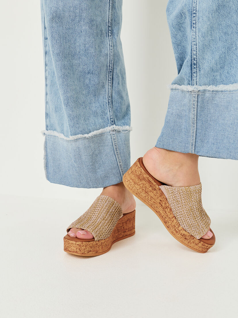 Slipper, NATURE, hi-res