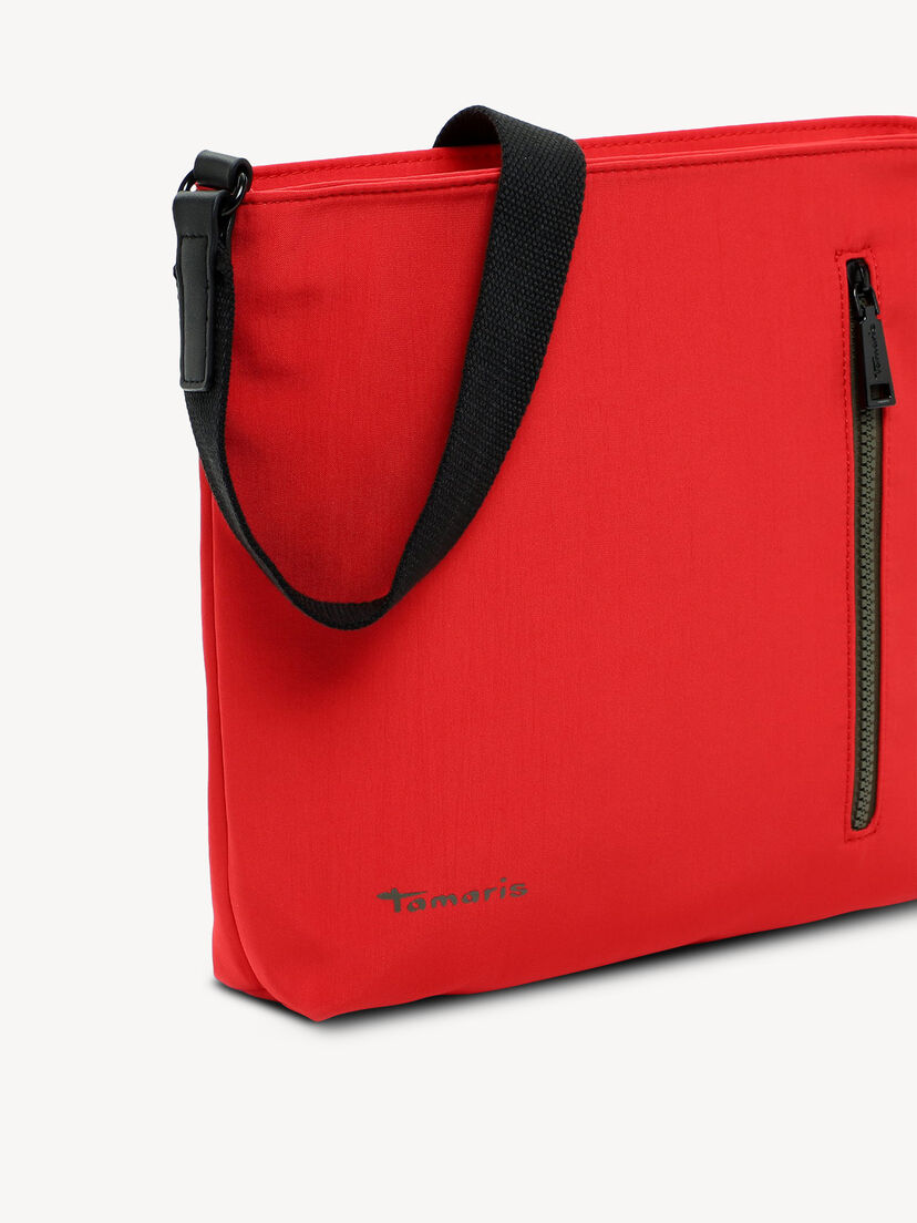 Close-up van rode schoudertas met zwarte stoffen band en ritssluiting