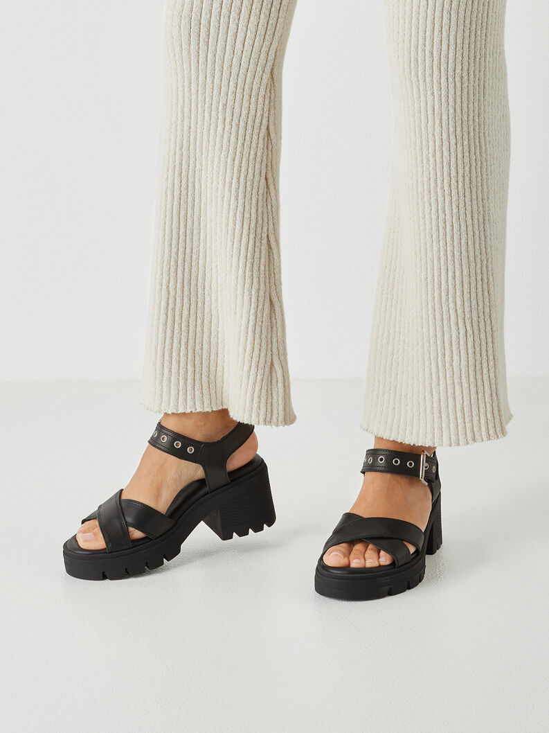 &Sigma;&phi;&eta;&nu;&omicron;&epsilon;&iota;&delta;ή &sigma;&alpha;&nu;&delta;ά&lambda;&iota;&alpha;, BLACK LEATHER, hi-res