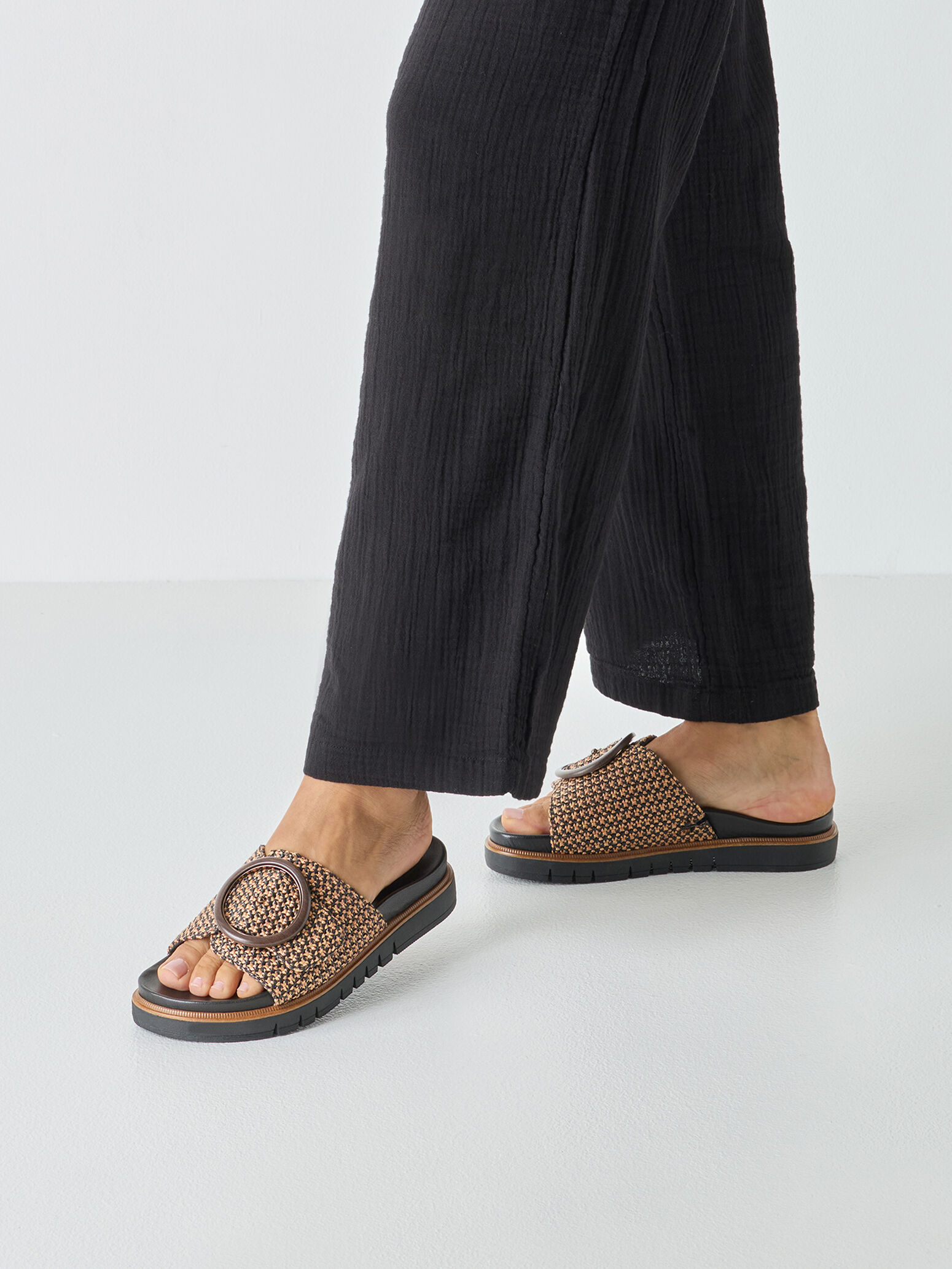 Mule - black 8-87108-46-001: Buy Tamaris Wide mules online!