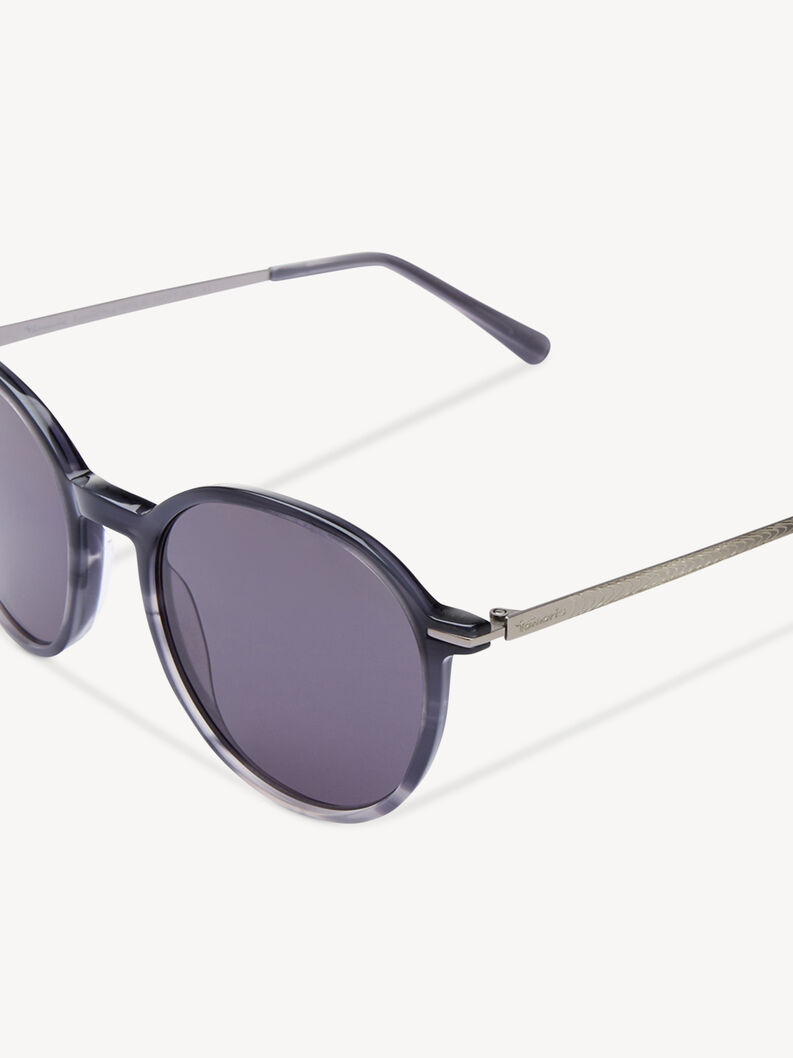 Detailansicht grauer Sonnenbrille mit Metallb&uuml;geln und Kunststoffrahmen