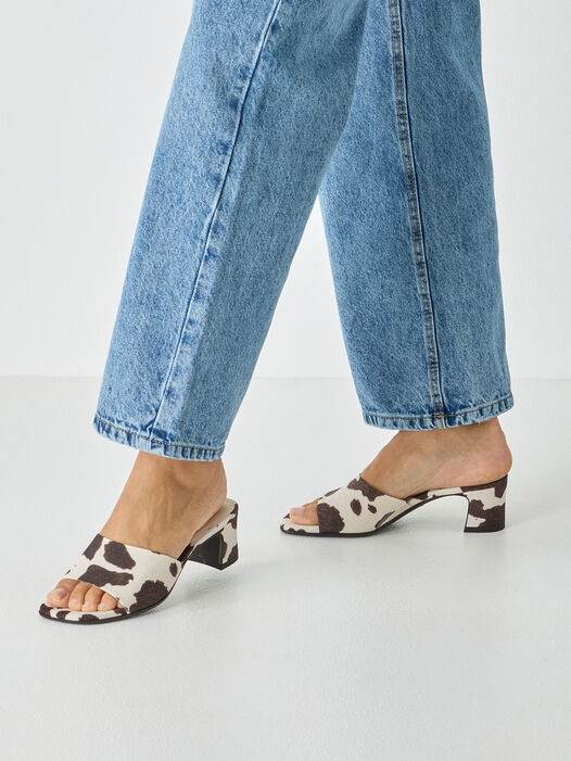 Slipper, COW, hi-res