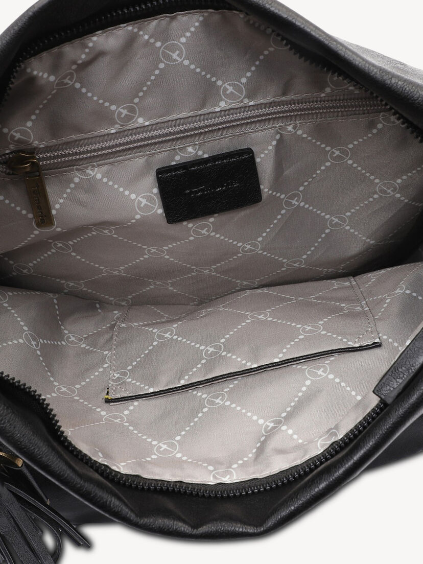 Binnenkant van zwarte leren tas met beige patroonvoering en ritstas