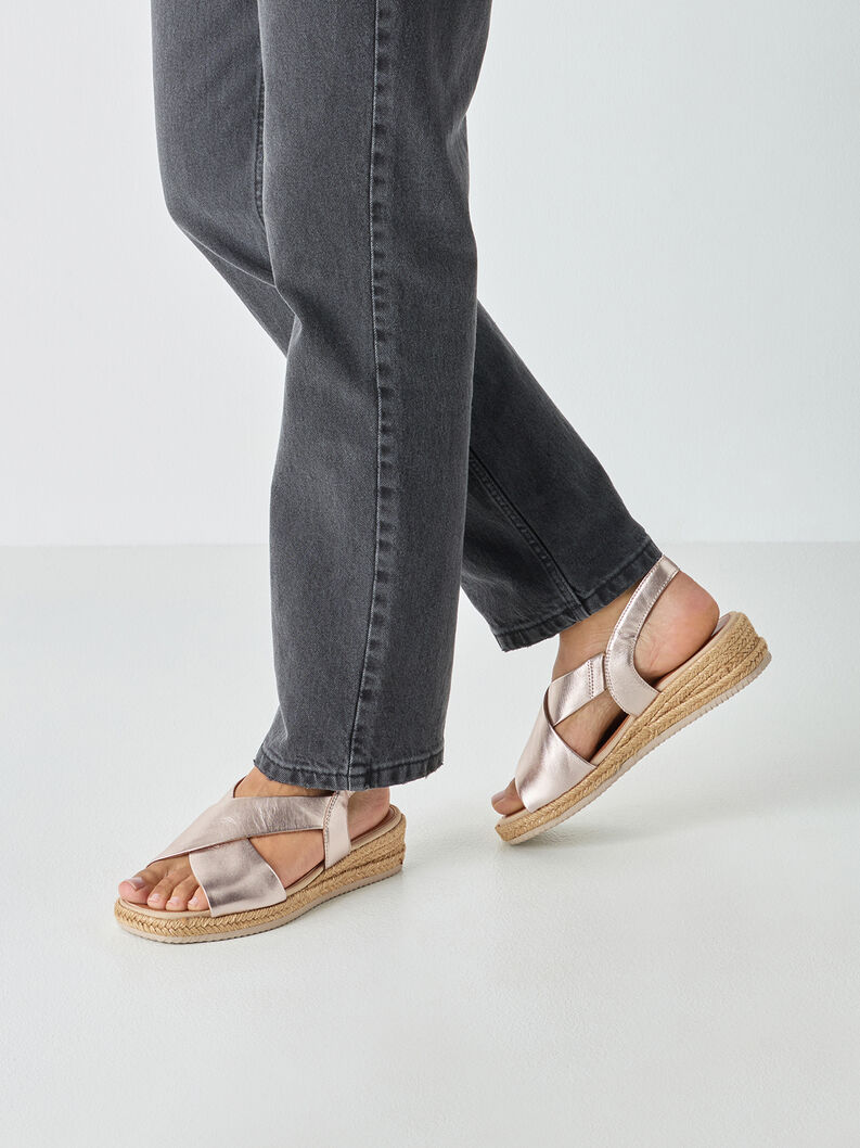 Leather Heeled sandal - metallic, LT GOLD, hi-res