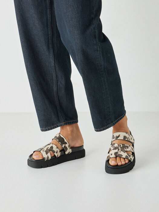 Slipper, COW, hi-res