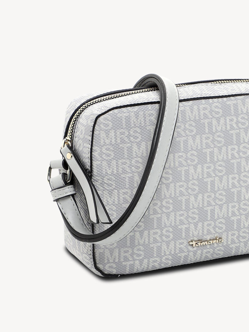 Detailansicht des grauen Riemens und goldenen Logos an TMRS Crossbody