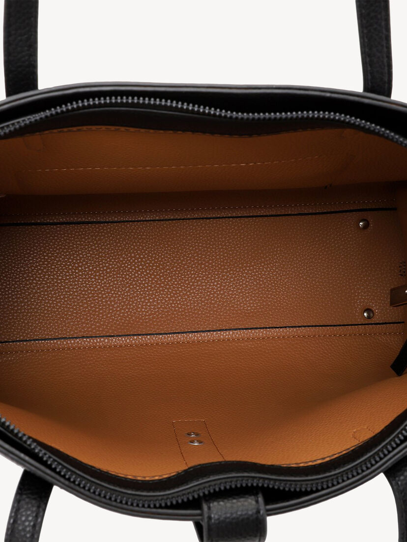 Interieurdetail van zwarte leren handtas met bruine voering