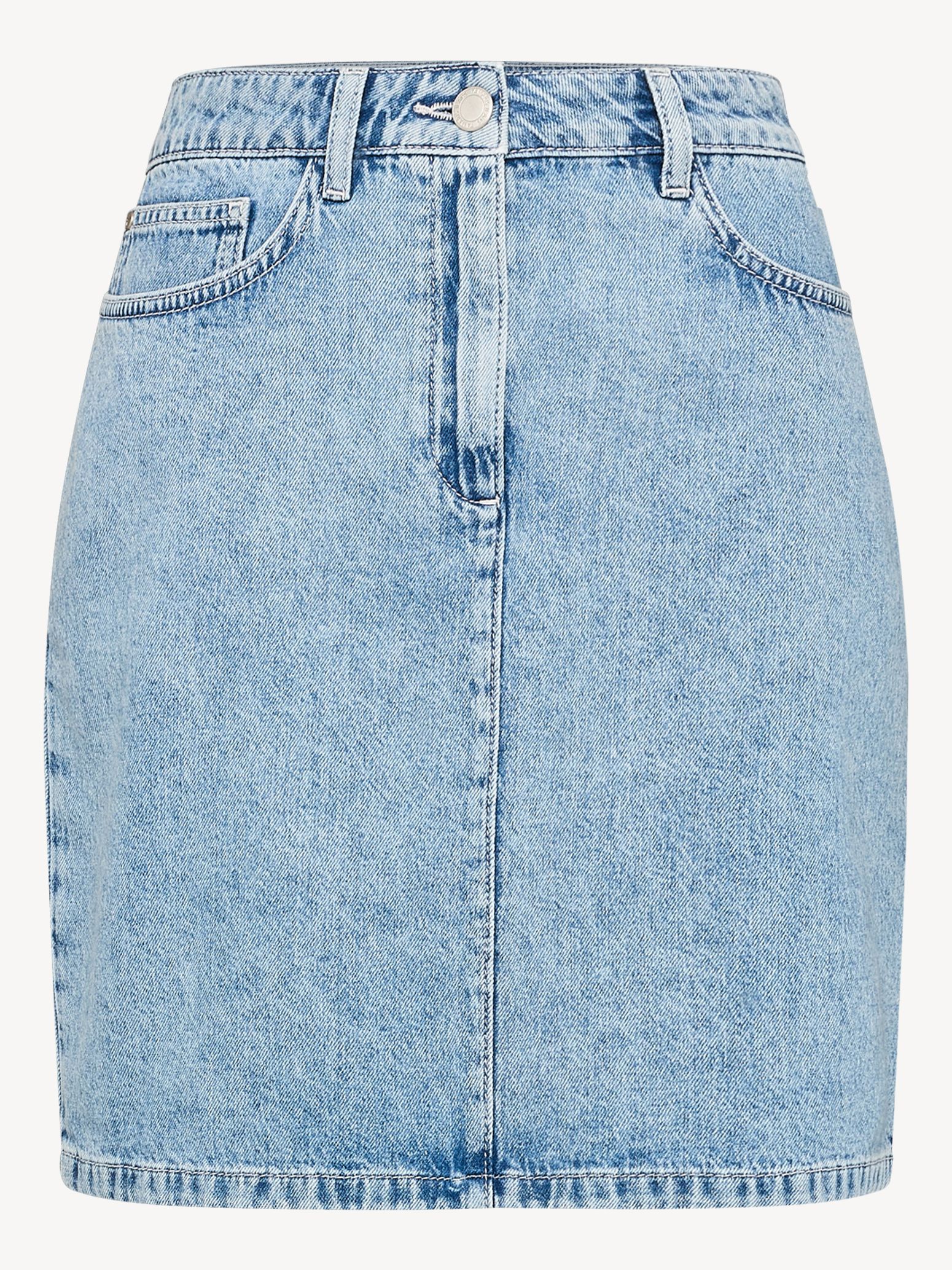 Artikel klicken und genauer betrachten! - Dieser Denimrock ist ein zeitloses Essential für moderne Casual-Looks. Der klassische 5-Pocket-Style, Gürtelschlaufen sowie der authentische Jeansverschluss sorgen für einen cleanen, unkomplizierten Look. Durch die gerade Passform wirkt der Rock lässig und gleichzeitig feminin – perfekt für vielseitige Kombinationen mit Shirts, Blusen oder Strick. | im Online Shop kaufen